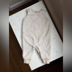 Hanna Andersson Cream Sherpa Fleece Baby Romper | 6–12 Months